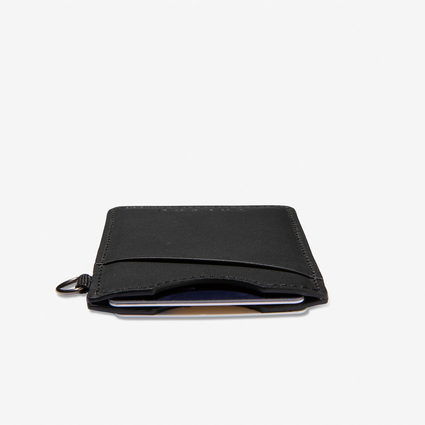 Beck | Vertical Wallet | RFID-Protected Leather | Thread® · Thread®